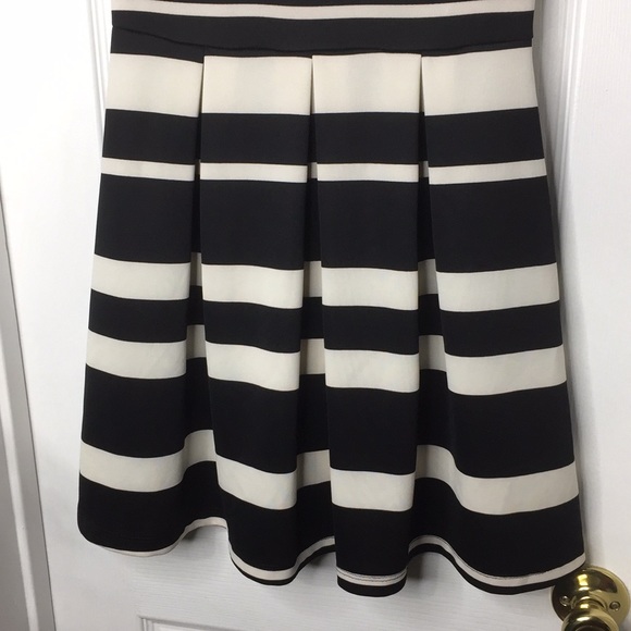 🛎Black and white stripe skater dress medium (Q) - Picture 2 of 6